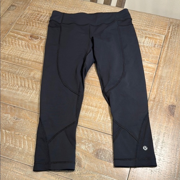 Lululemon cropped black leggings - Picture 1 of 13